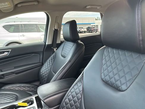Used 2024 Ford Edge Titanium image 12