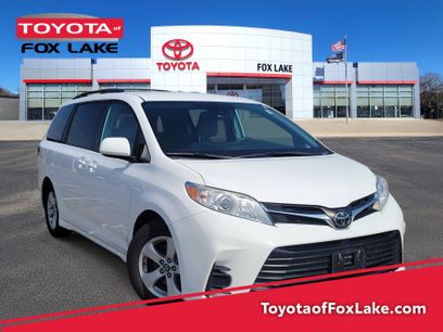 Used 2019 Toyota Sienna LE w/ Carpet Mat Package