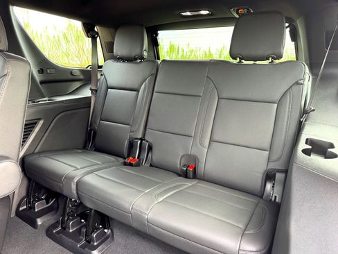 Used 2026 Chevrolet Tahoe LT w/ Comfort Package image 18