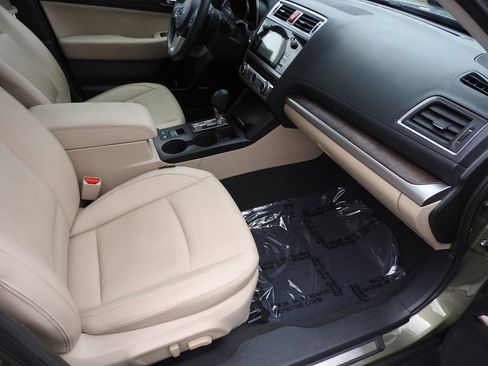 Used 2017 Subaru Outback 2.5i Limited image 7