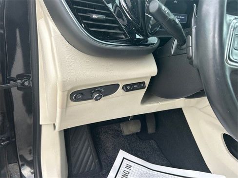 Used 2022 Buick Envision Avenir w/ Technology Package II image 15