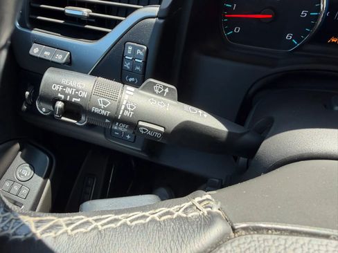 Used 2019 Chevrolet Suburban Premier w/ Premier Plus Edition AWD/4WD image 22
