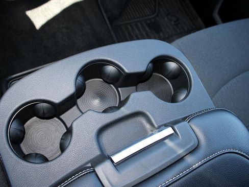 Used 2024 RAM 2500 Tradesman w/ Chrome Appearance Group image 22