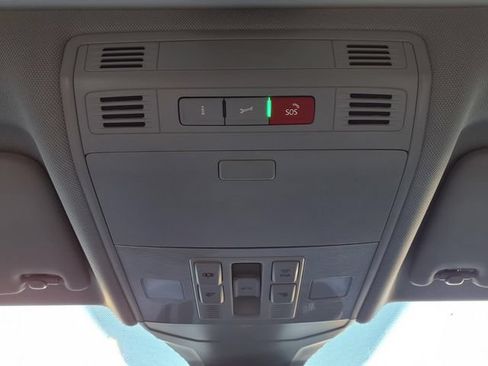 Used 2023 Volkswagen Jetta SE w/ Panoramic Sunroof Package FWD image 12