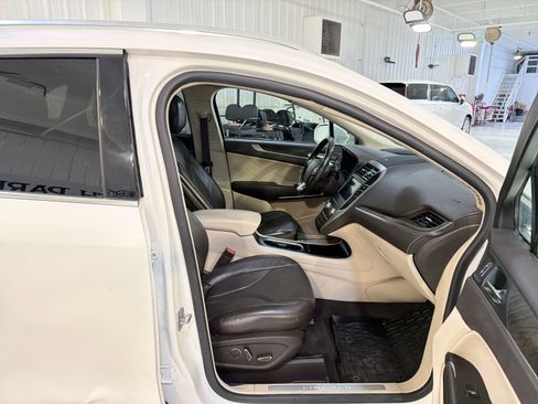 Used 2019 Lincoln MKC Reserve w/ MKC Climate Package AWD/4WD image 29