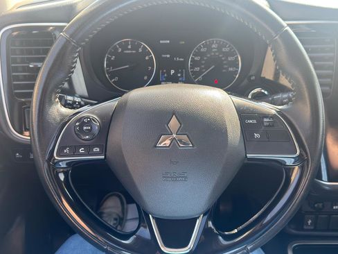 Used 2020 Mitsubishi Outlander SEL AWD/4WD image 18