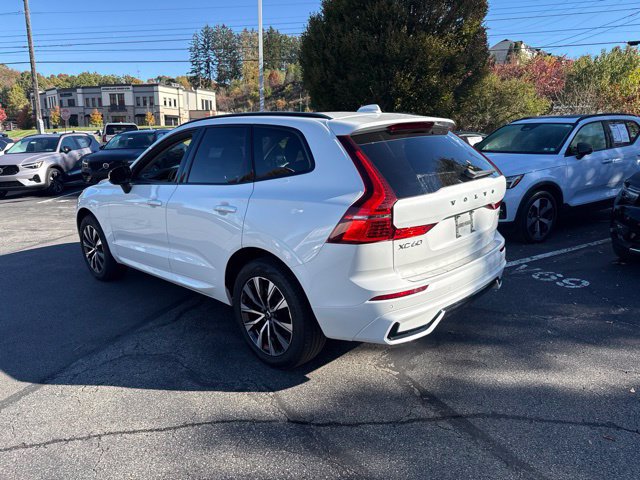 Used 2024 Volvo XC60 B5 Core w/ Protection Package Premier AWD/4WD image 4