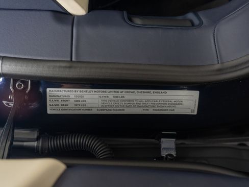 Used 2026 Bentley Flying Spur Plug-In Hybrid AWD/4WD image 19