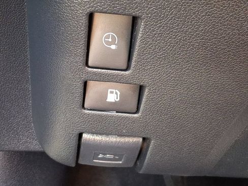 Certified 2020 Toyota Prius Prime XLE FWD image 28