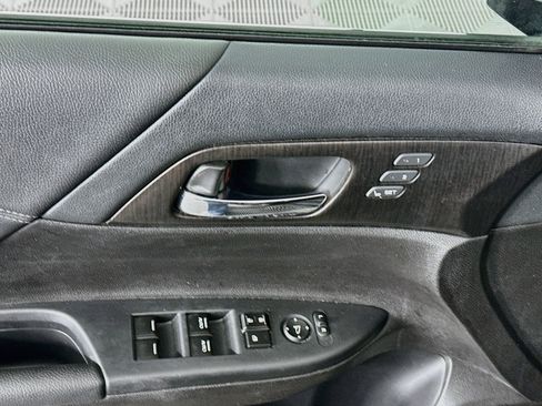 Used 2014 Honda Accord Touring image 15