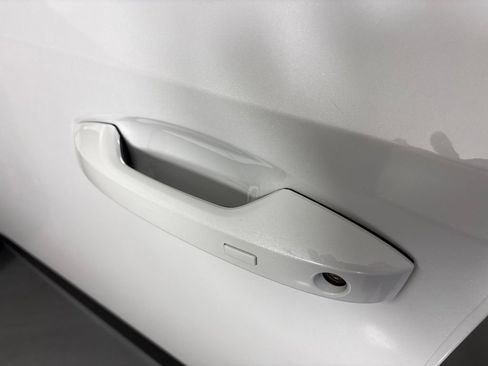 Certified 2025 Nissan Kicks SR FWD image 22