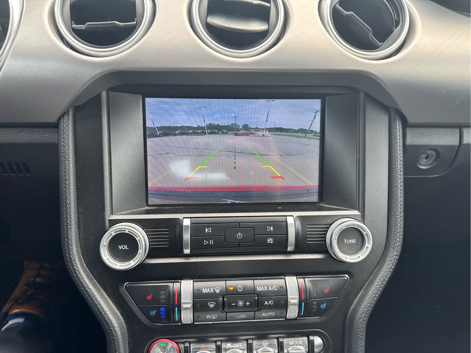 Used 2020 Ford Mustang Premium RWD image 9