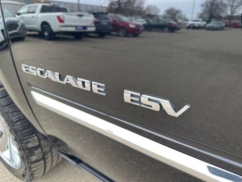 Used 2014 Cadillac Escalade ESV Platinum image 11