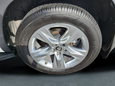 Used 2017 Toyota Highlander Limited AWD/4WD image 29