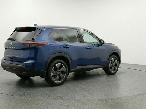 Used 2025 Nissan Rogue SV AWD/4WD image 7
