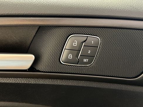 Used 2020 Ford Fusion Energi Titanium FWD image 33
