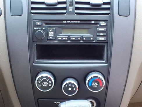 Used 2006 Hyundai Tucson GL image 6