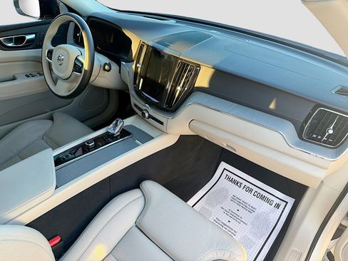 Used 2025 Volvo XC60 B5 Ultra w/ Climate Package image 14