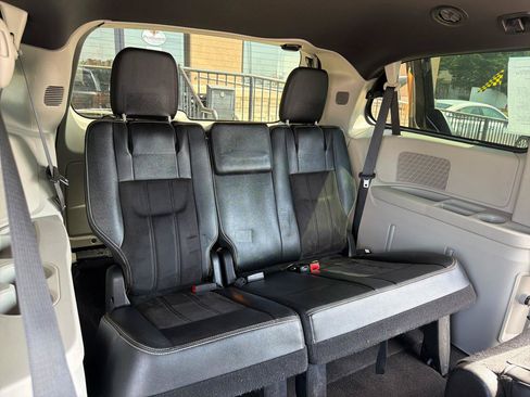 Used 2020 Dodge Grand Caravan SXT FWD image 36
