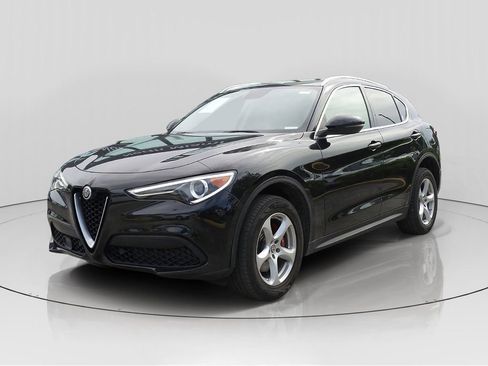 Used 2019 Alfa Romeo Stelvio RWD image 3