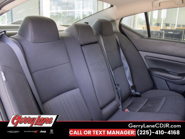 Used 2025 Nissan Altima 2.5 SV FWD image 15