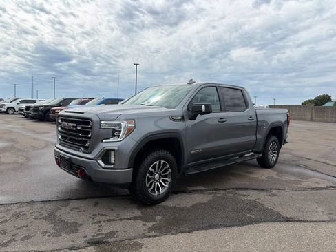Used 2021 GMC Sierra 1500 AT4 w/ AT4 Value Package AWD/4WD image 3