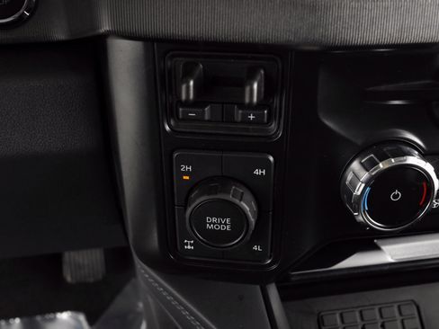 Used 2025 Ford F250 Platinum image 18