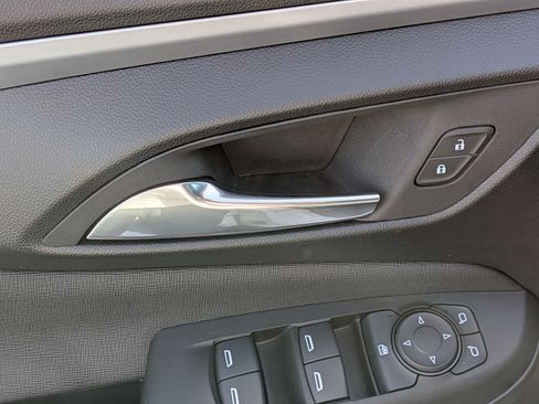 Used 2025 Buick Envista Preferred image 12