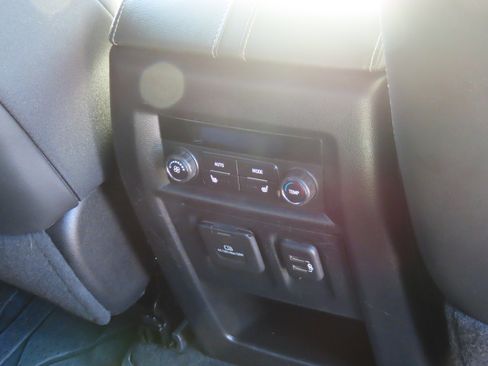 Used 2023 Chevrolet Traverse Premier w/ Redline Edition image 15