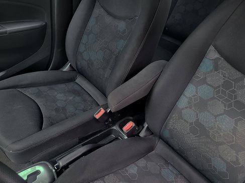 Used 2016 Chevrolet Spark LT image 38