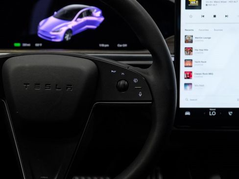 Used 2022 Tesla Model S image 24