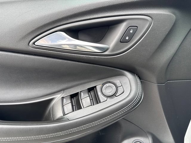 Used 2022 Buick Encore GX Select AWD/4WD image 11