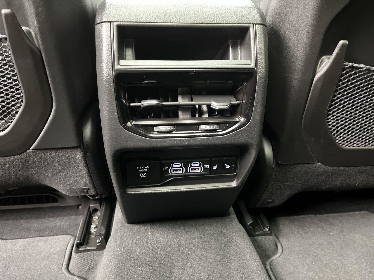 Used 2023 Jeep Grand Cherokee 4WD 4xe image 14