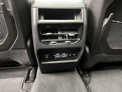 Used 2023 Jeep Grand Cherokee 4WD 4xe image 14