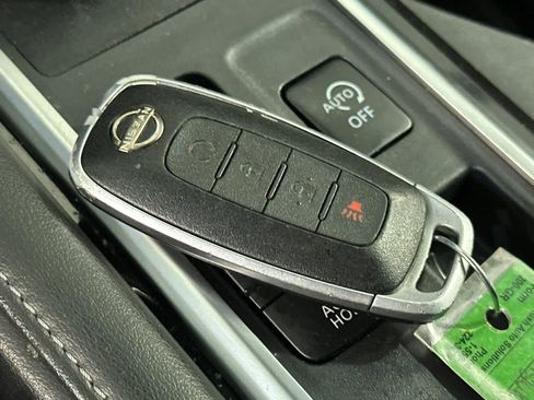 Used 2024 Nissan Pathfinder SV w/ Black Appearance Package FWD image 28