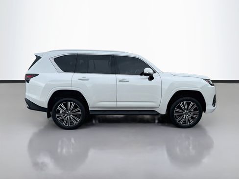 Used 2026 Lexus LX 600 4WD w/ Luxury Package image 6