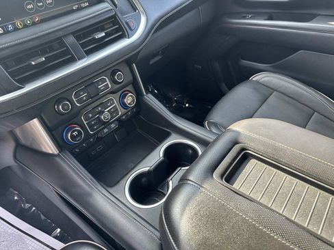 Used 2021 Chevrolet Tahoe Premier w/ Premium Package image 26