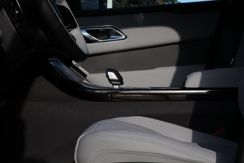 New 2026 Land Rover Range Rover Velar S AWD/4WD image 13