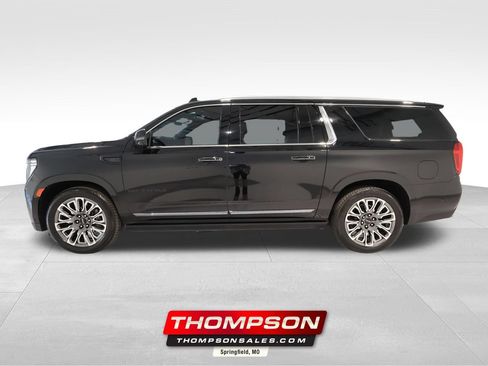 Used 2024 GMC Yukon XL Denali Ultimate AWD/4WD image 1