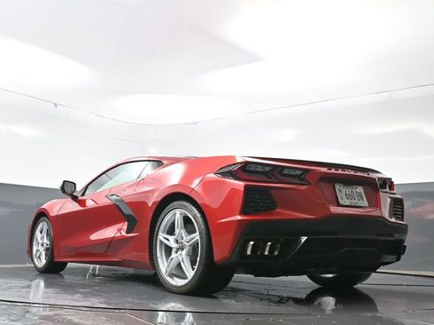 Used 2021 Chevrolet Corvette Stingray Preferred Cpe w/ Engine Appearance Package RWD image 31