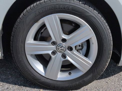 Used 2015 Volkswagen Golf TDI S FWD image 11