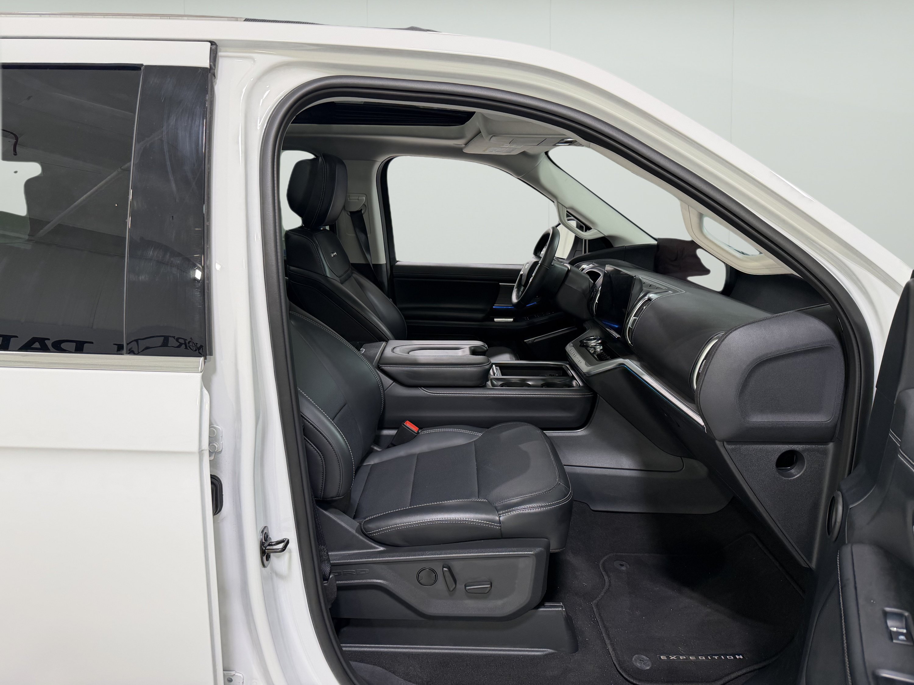 Used 2026 Ford Expedition Max Platinum AWD/4WD image 24