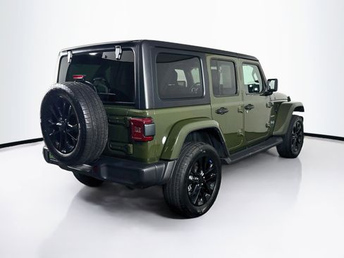 Used 2023 Jeep Wrangler Unlimited Sahara w/ Cold Weather Group AWD/4WD image 9
