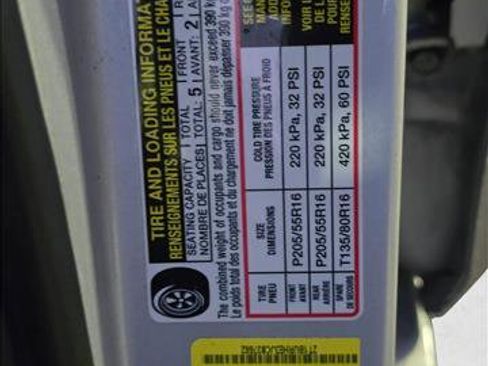 Used 2018 Toyota Corolla LE FWD image 19
