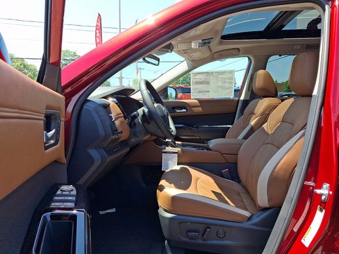 New 2026 Nissan Pathfinder Platinum AWD/4WD image 10