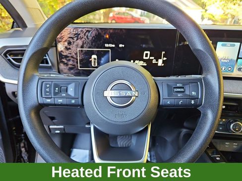 Used 2025 Nissan Kicks SV w/ SV Premium Package image 10