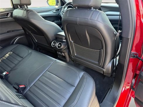 Used 2022 Alfa Romeo Stelvio Veloce image 28