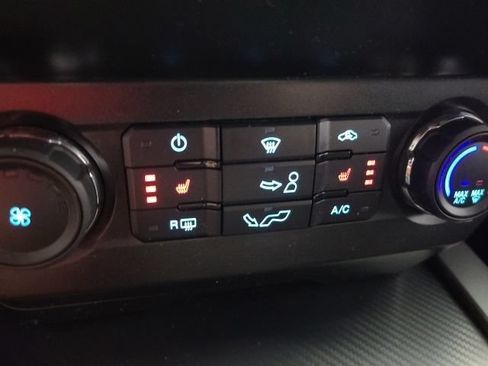 Used 2020 Ford F150 XLT w/ Equipment Group 302A Luxury AWD/4WD image 37