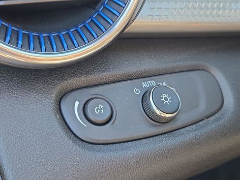 Used 2026 Chevrolet Trax LT w/ Driver Confidence Package image 14