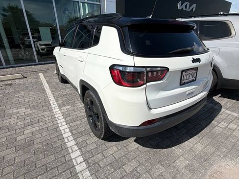 Used 2021 Jeep Compass Latitude FWD image 9